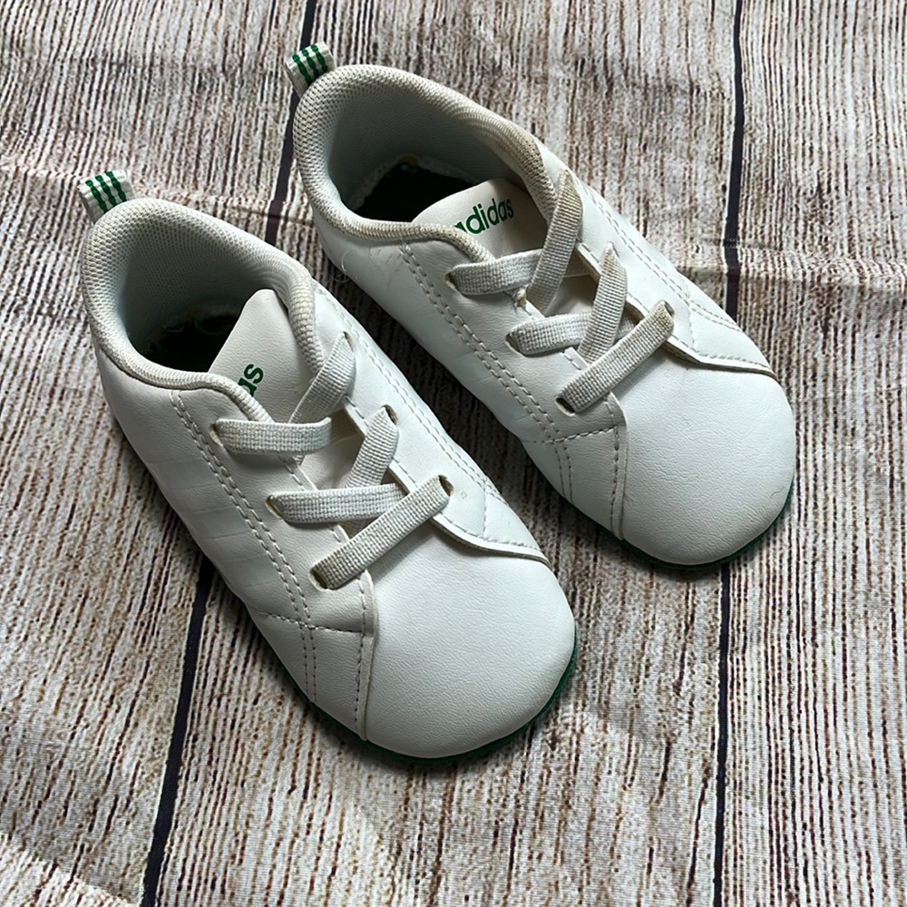 Adidas | like-new soft shoe Walker baby size 3